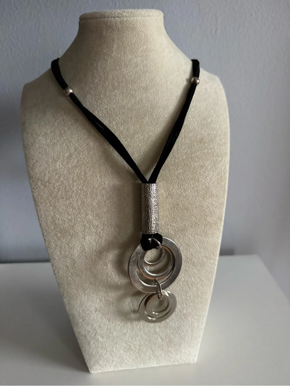 Modernist Silver Tone Geometric Pendant Necklace Circle Minimalist Suede Cord